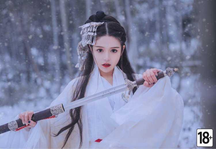 Ханьфу с мечом