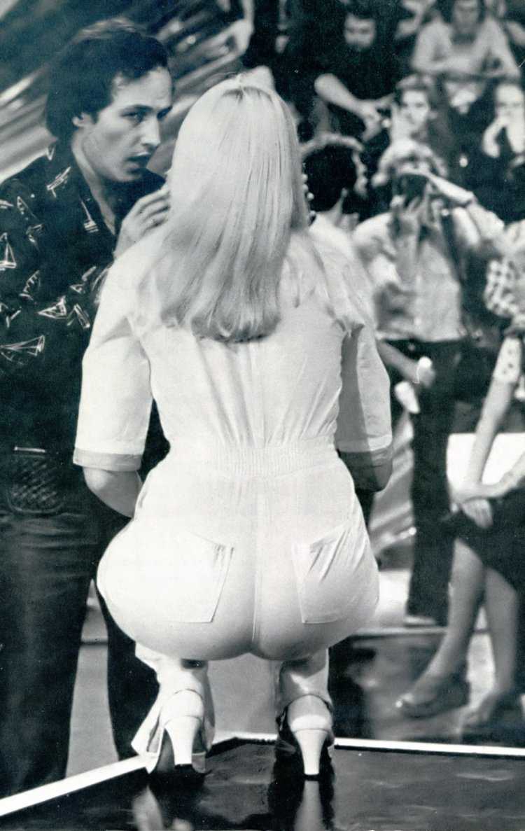 Трансвеститки с большими попами