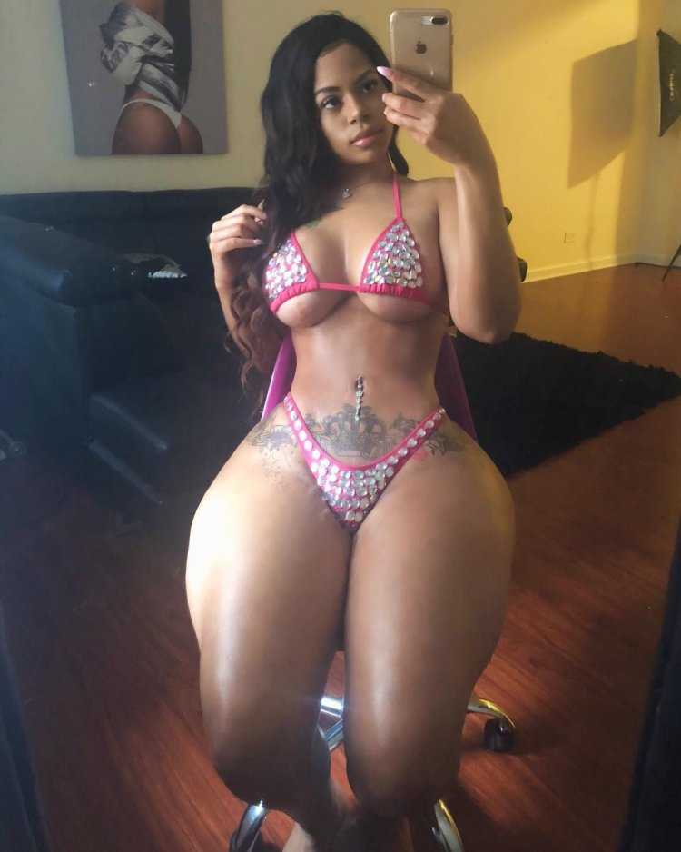 Завораживающая Джен Селтер в обтягивающих лосинах