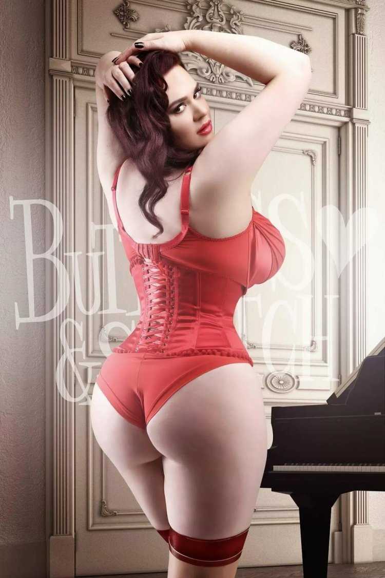 Пышные формы латинок у Софии Сиван