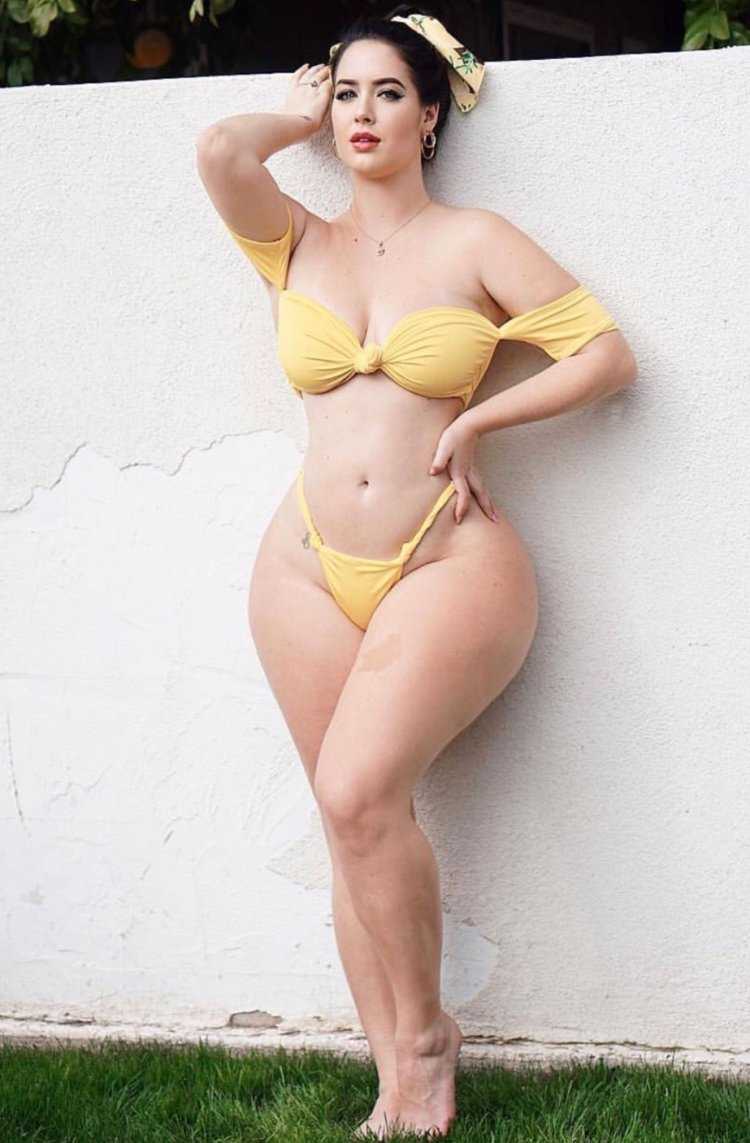 Блондинки с изумительными бедрами