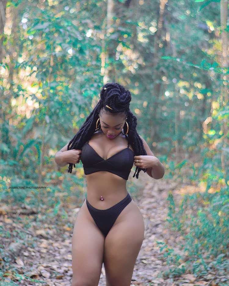 Огромные бедра, узкая талия