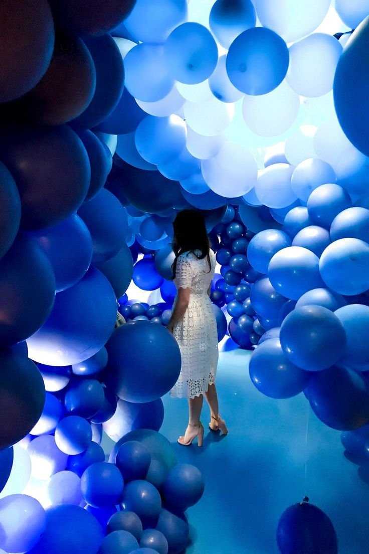 Красивые синие воздушные шары