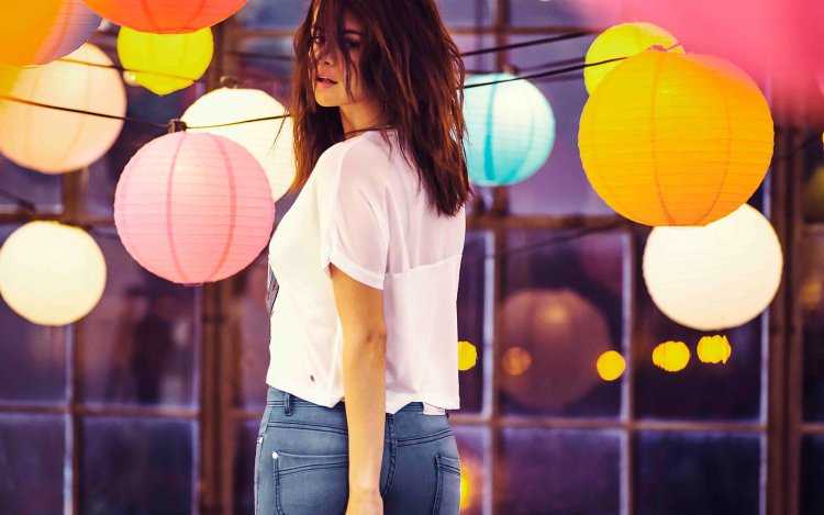 Селена Гомес шары