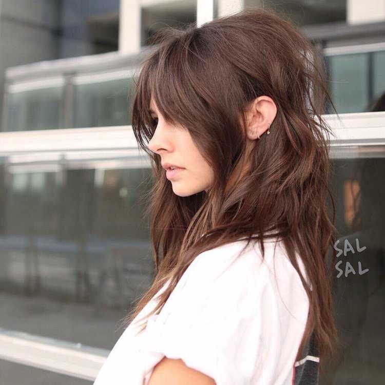 Длинная чёлка источник соблазна и страсти