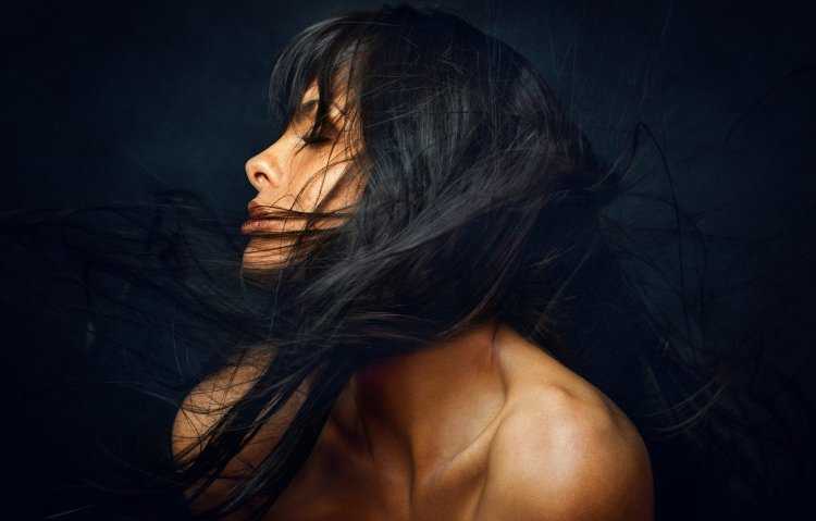 Яника Ланд певица