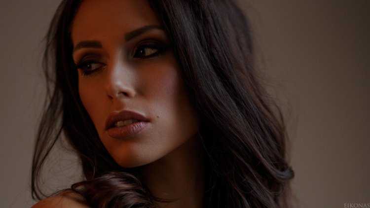 Темноволосые кареглазые девушки