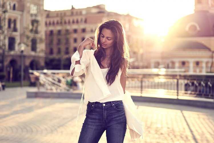 Красивые модные девушки