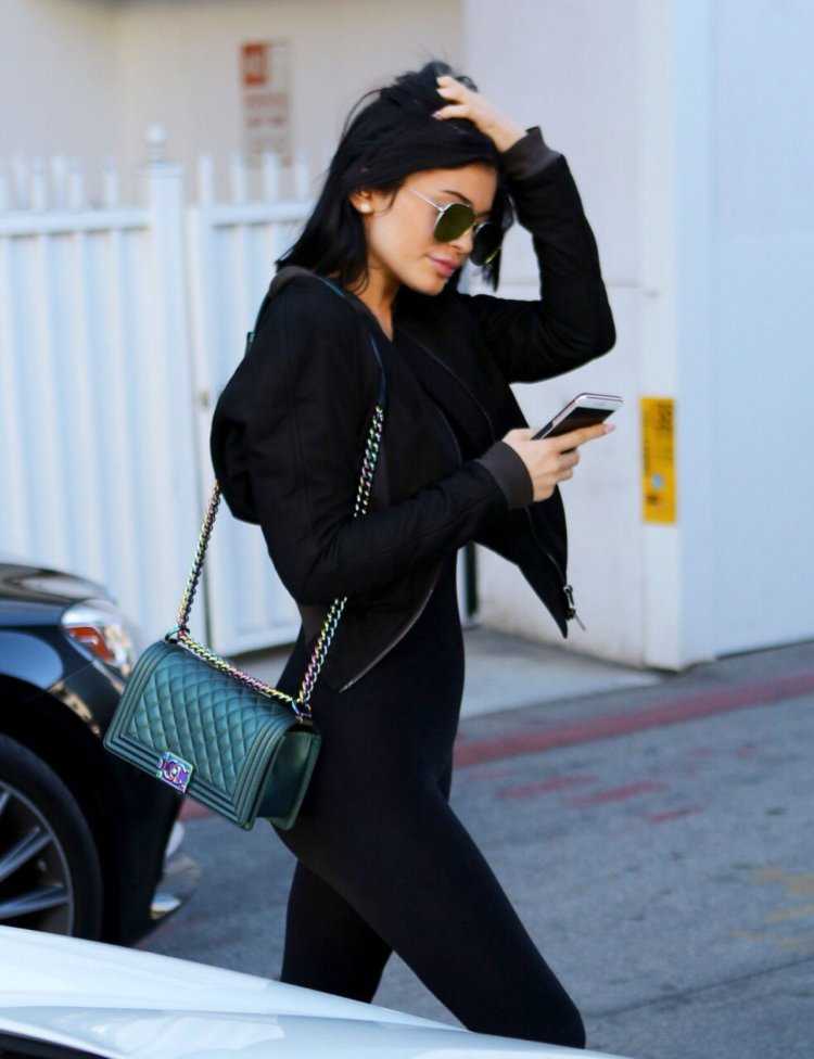 Кайли Дженнер стрит стайл