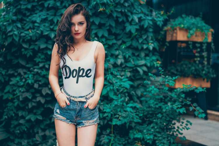 Футболка девушка