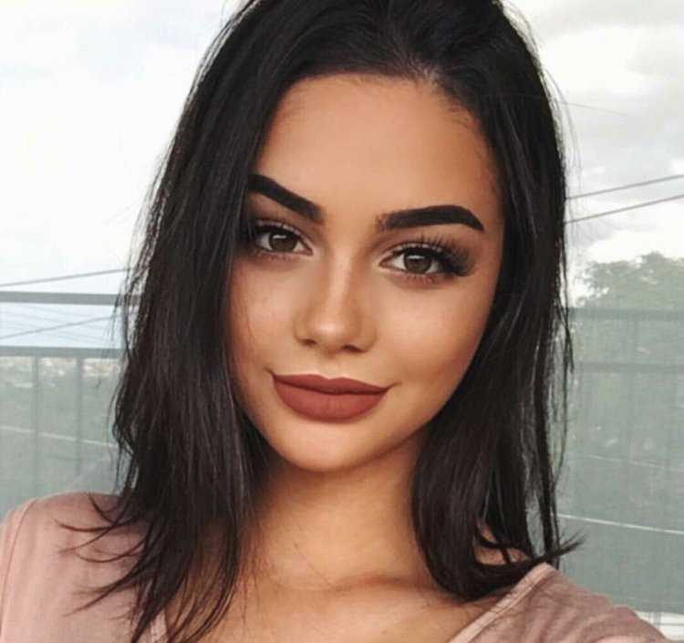 Брюнетка внешность51