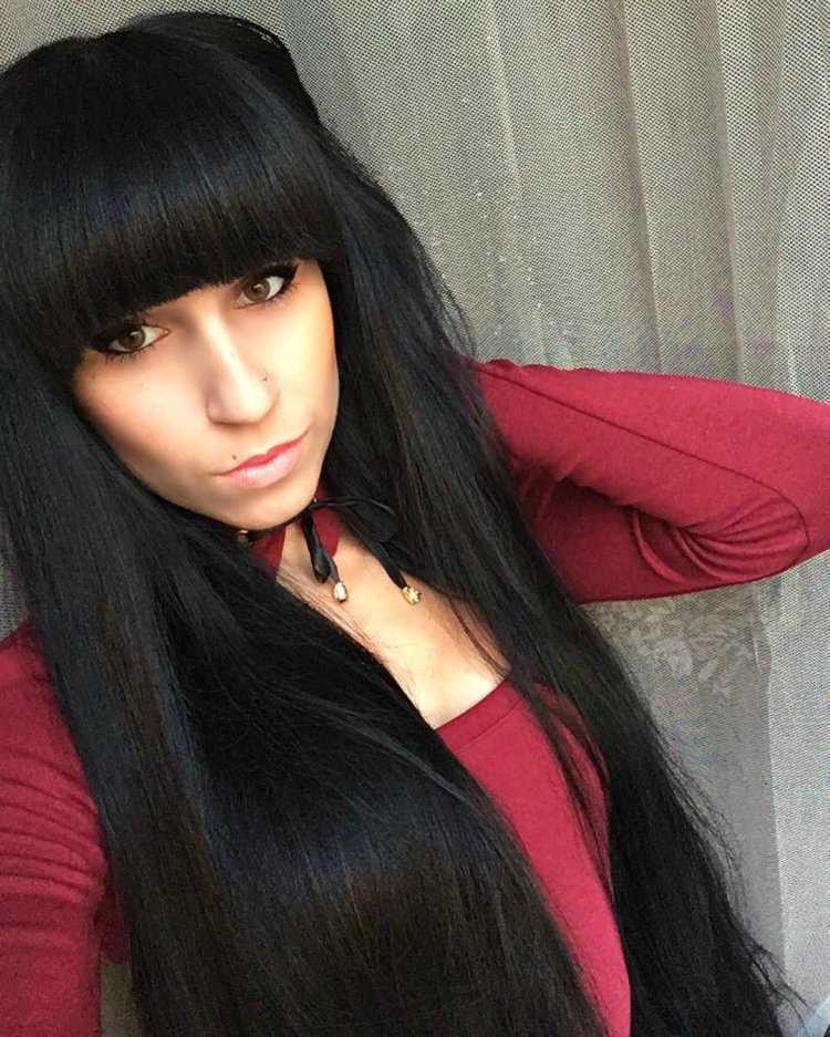 Украинки брюнетки с челкой