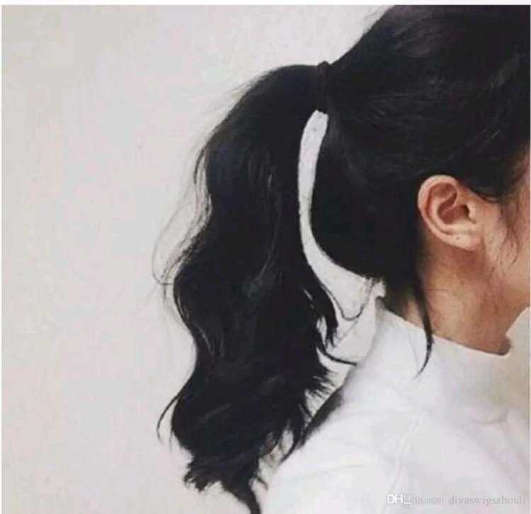 Черные волосы в хвосте