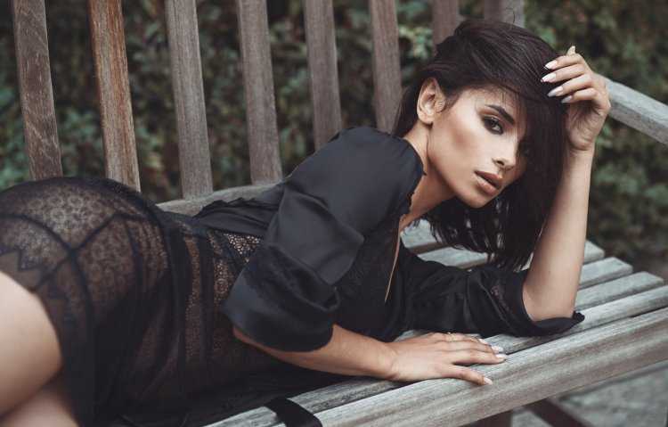 Француженки брюнетки