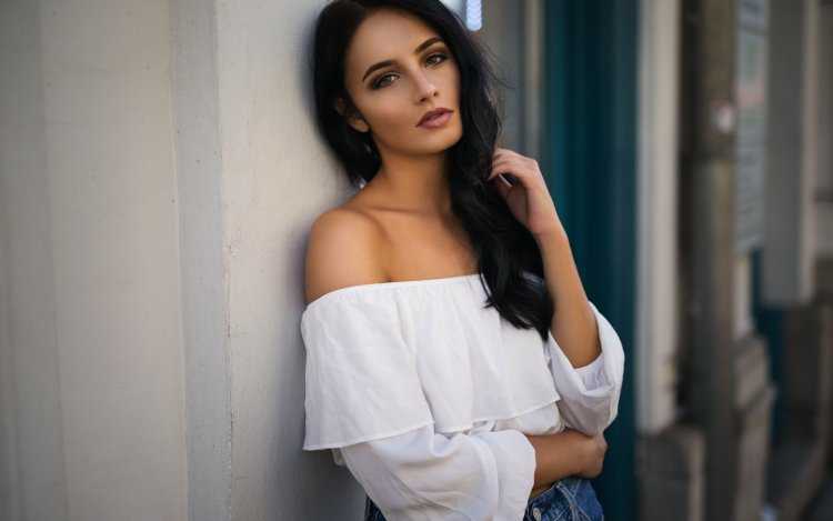 Красивые брюнетки