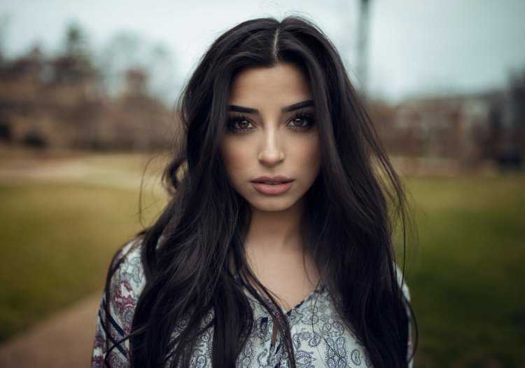 Модели брюнетки