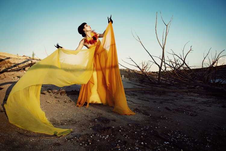 Фотосессия в желтом наряде