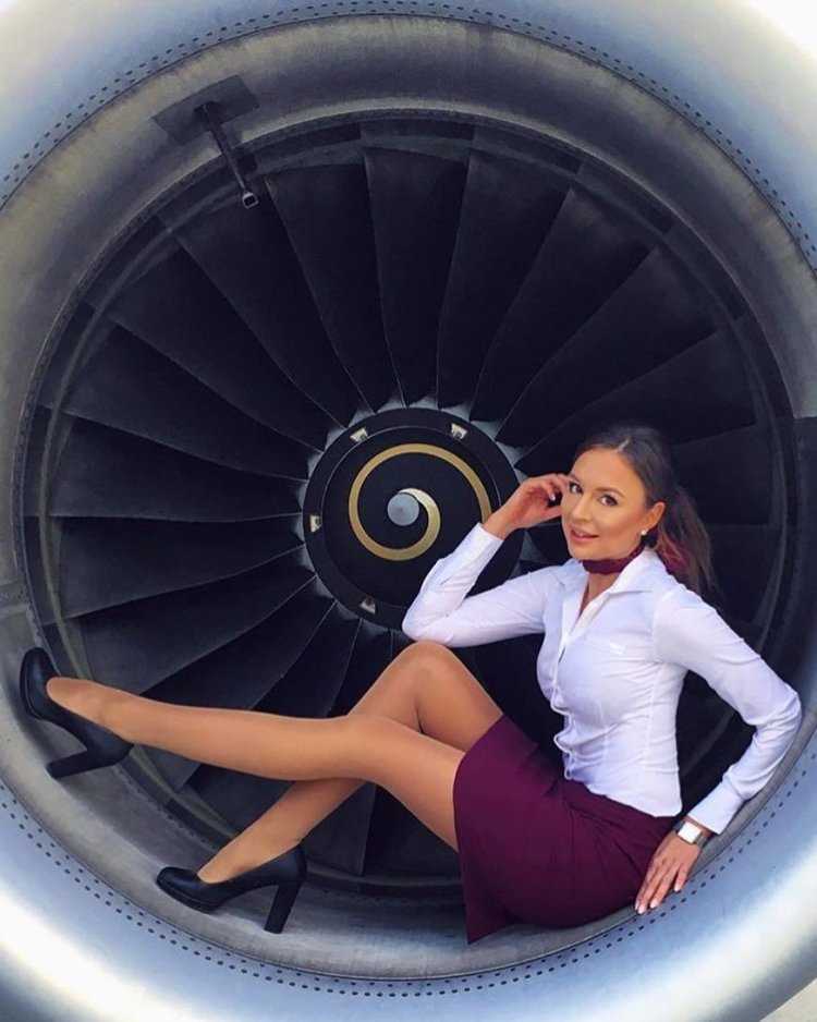 Красивые девушки в самолете