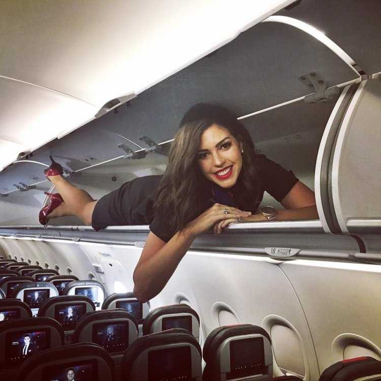 Актриса в самолете