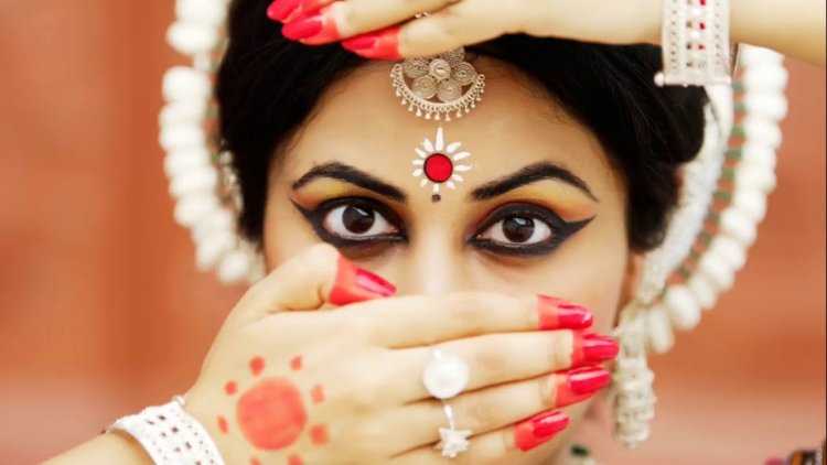 Цвет точки на лбу индианки2