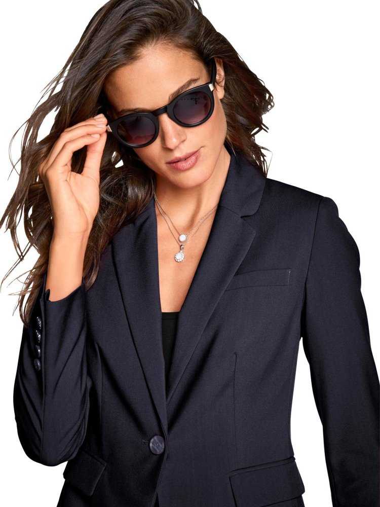 Деловая девушка