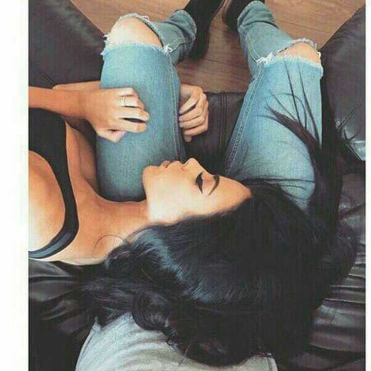 Девушка брюнетка с мужчиной со спины12