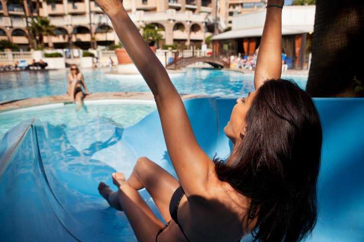 Красивые позы в аквапарке