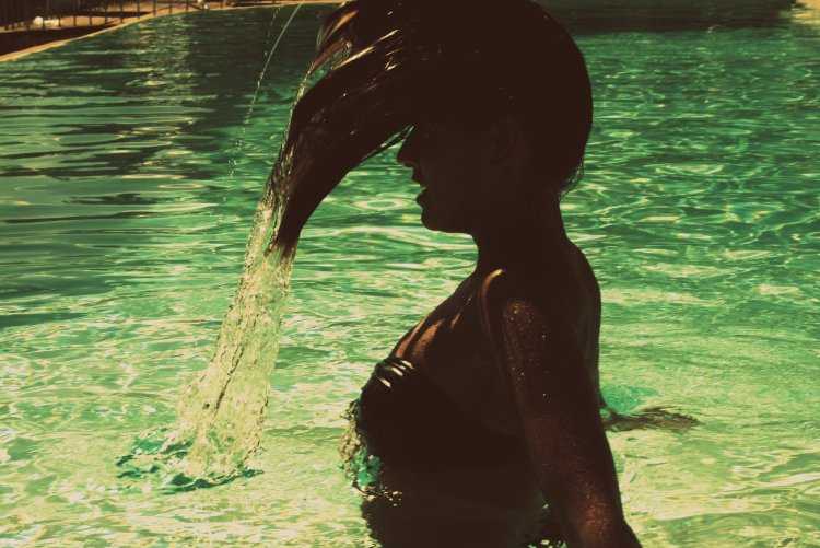 Девушка и вода красивые фото