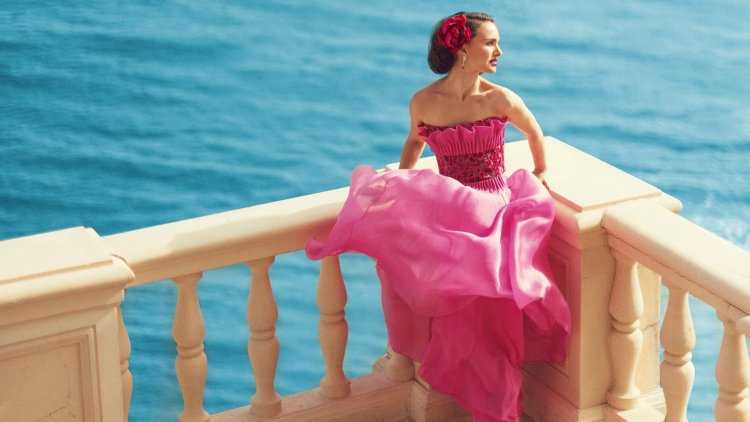 Натали Портман в розовом платье