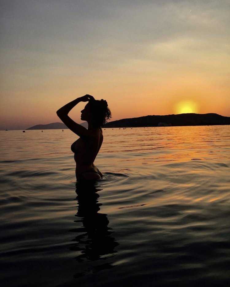 Девушка море вечер