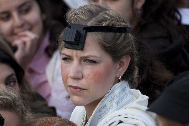 Еврейские женщины в синагоге