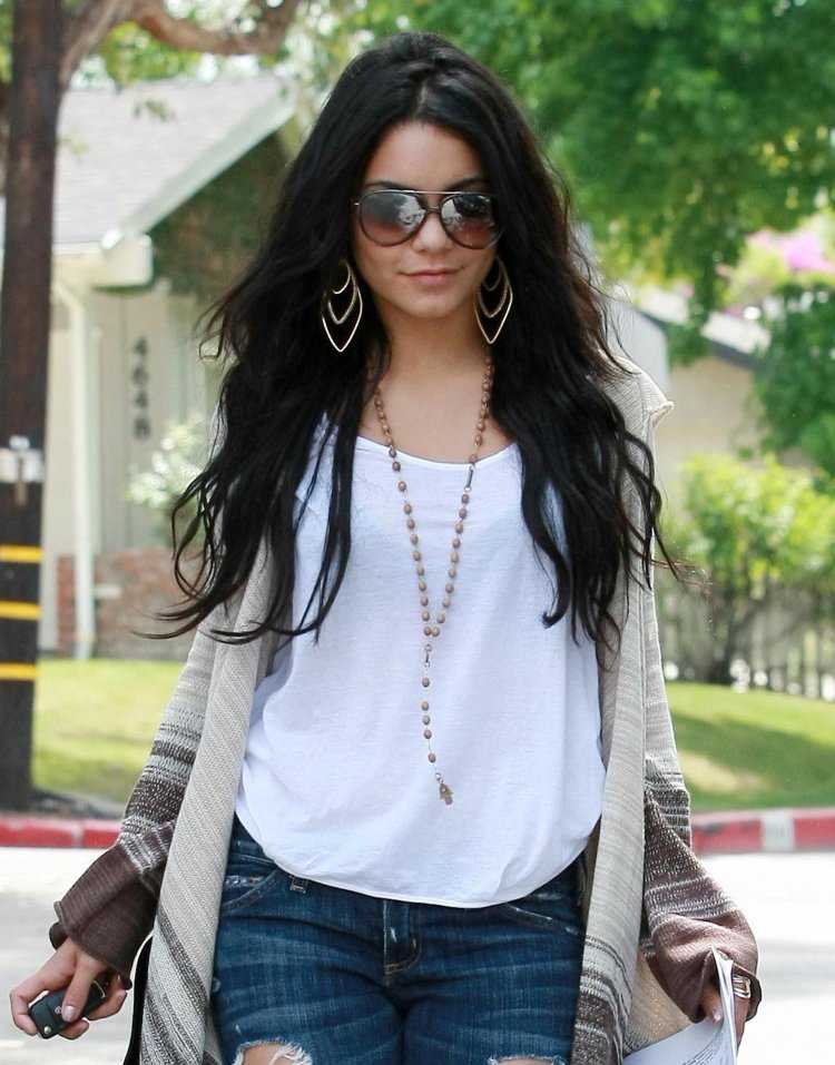 Модель Ванесса Хадженс в солнечных очках