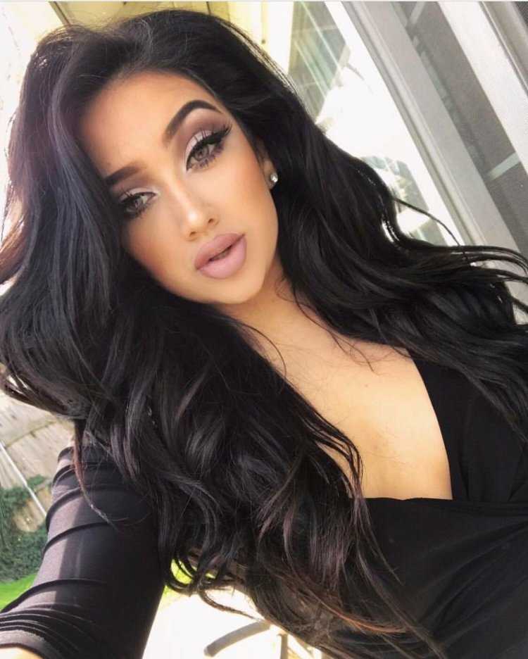 Красивые брюнетки