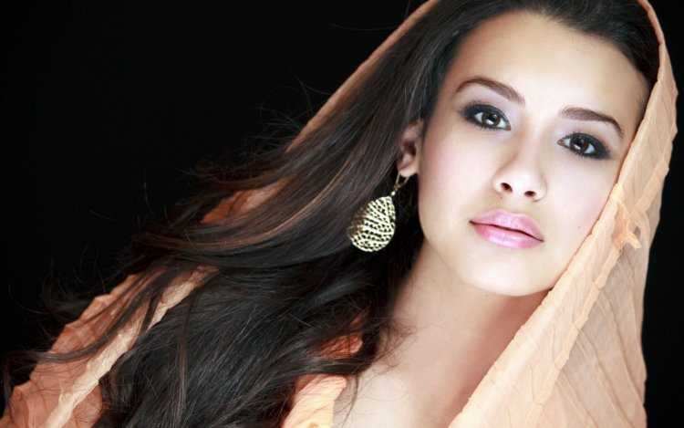 Певица Асаль Узбекистан