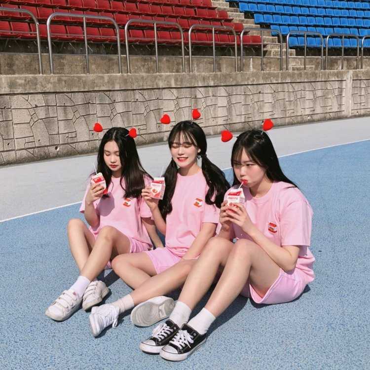 Три подруги кореянки