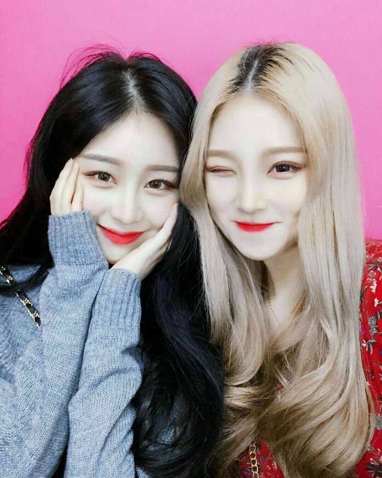 Кореянки подружки