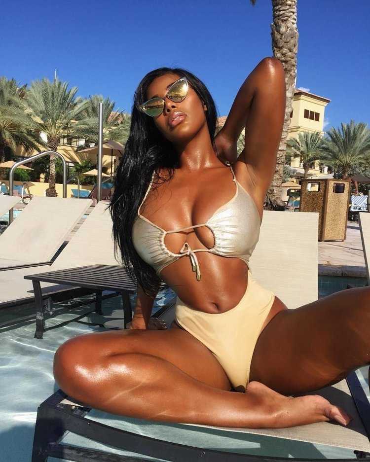 Кубинки с пышными формами