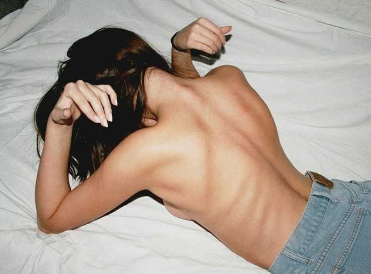 Обворожительная спина дамы