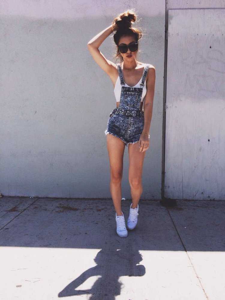 Топовая девушка в полный рост