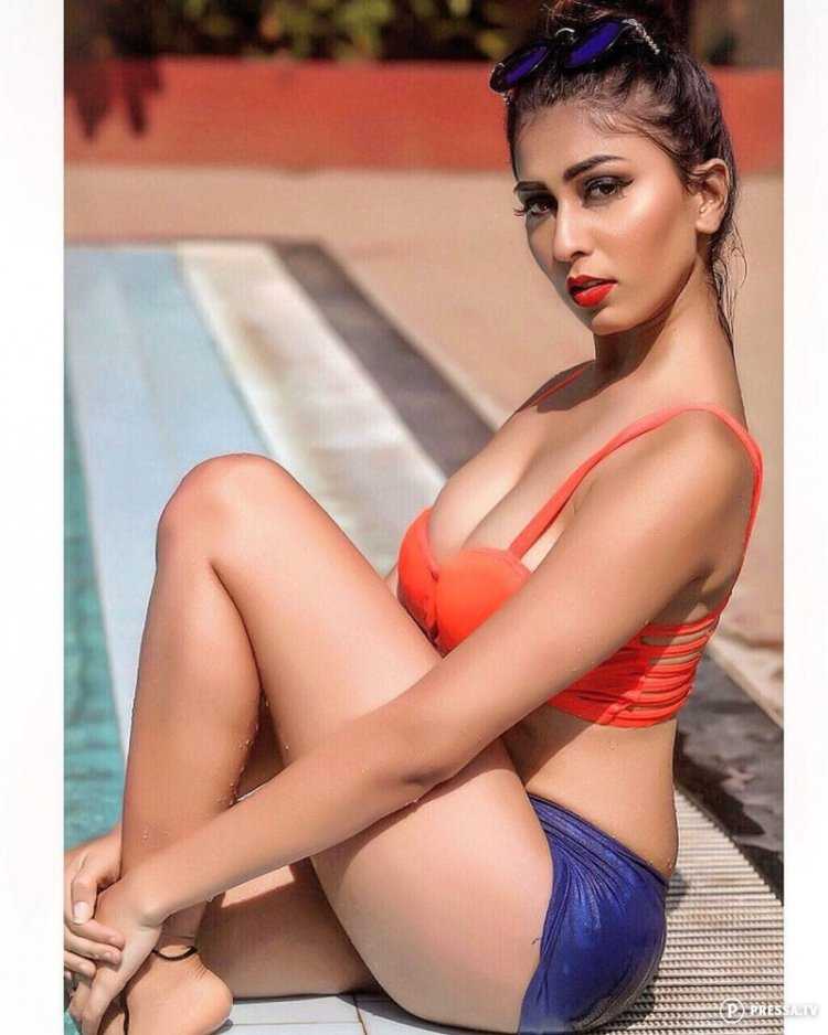 Обворожительные индианки в мини