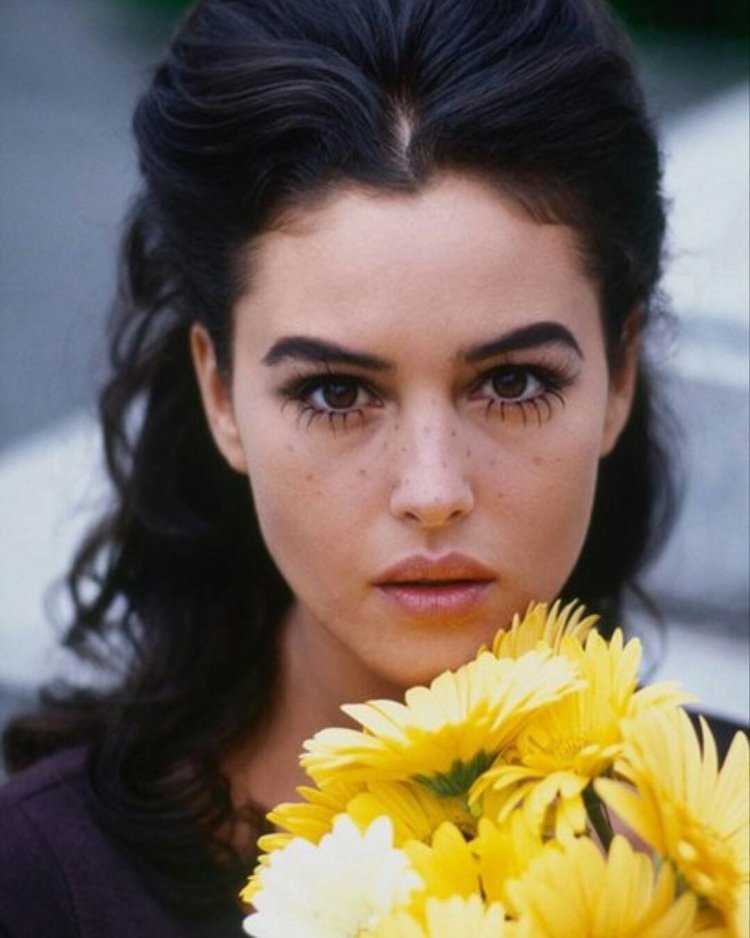 Итальянские женщины брюнетки38