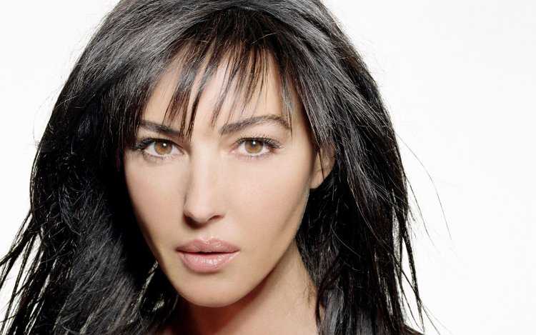 Мо́ника А́нна Мари́я Беллу́ччи