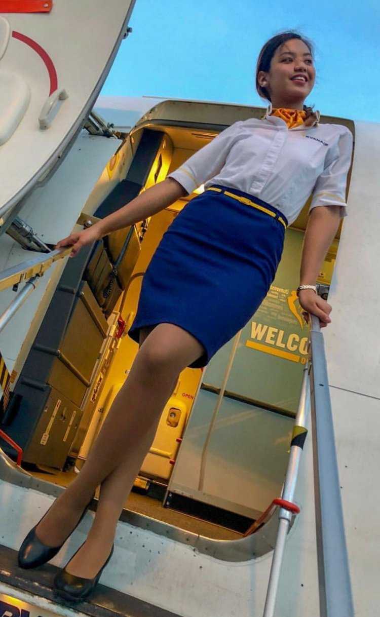 Азиатские девушки стюардессы