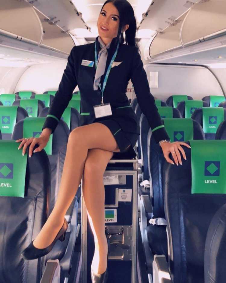 Анна Дмитриева стюардесса