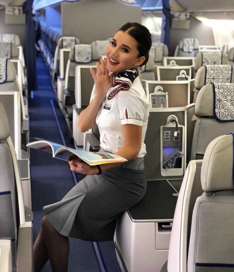 Кали Харлоу стюардесса