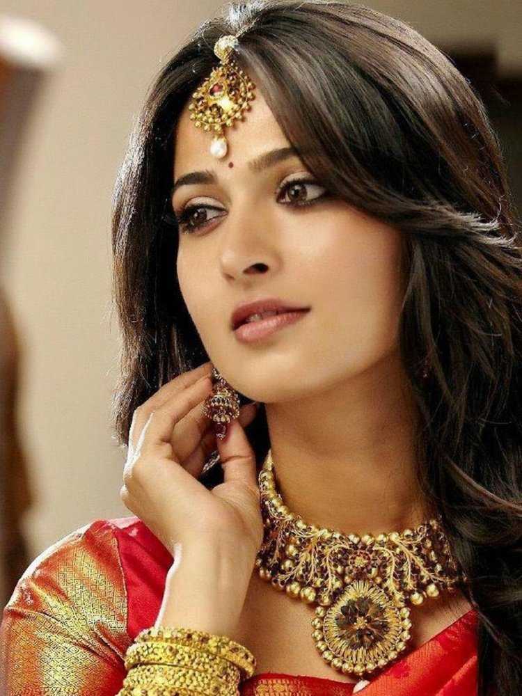 Anushka индийский актриса
