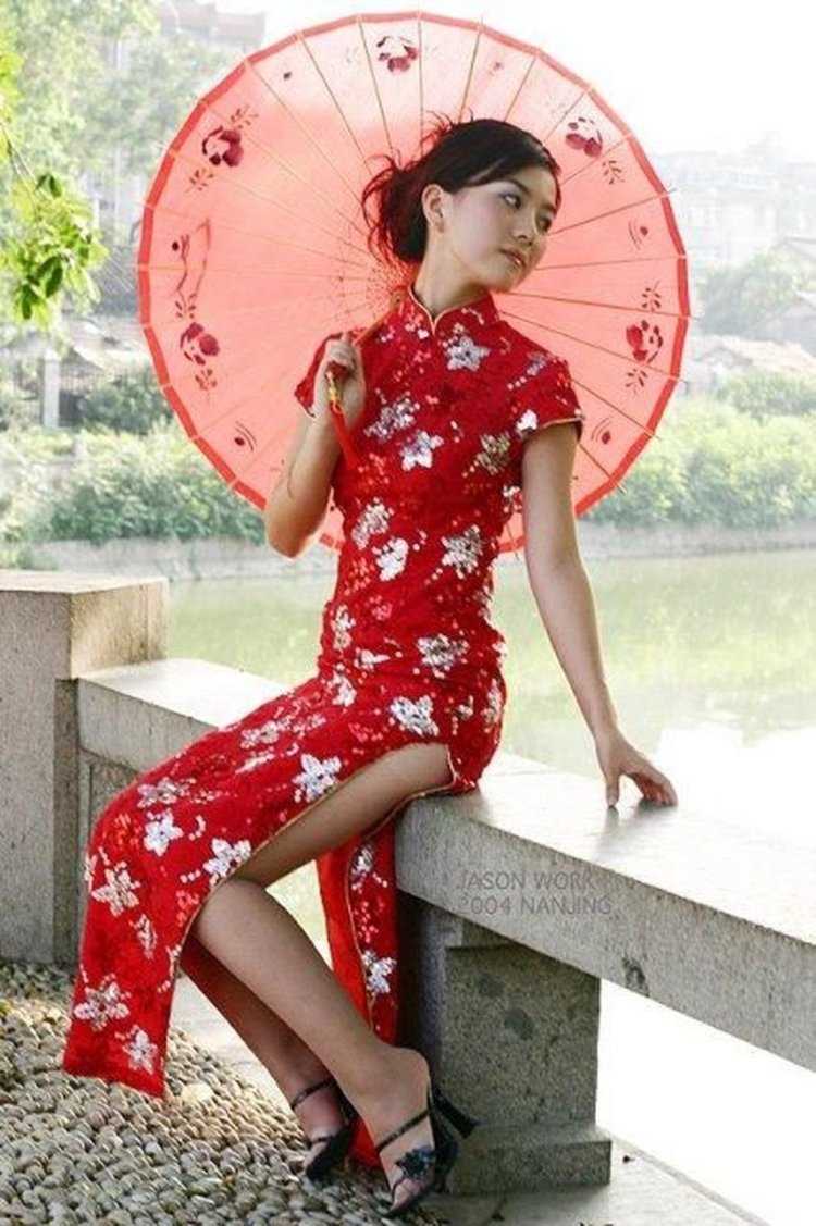 Платье из китайского шелка