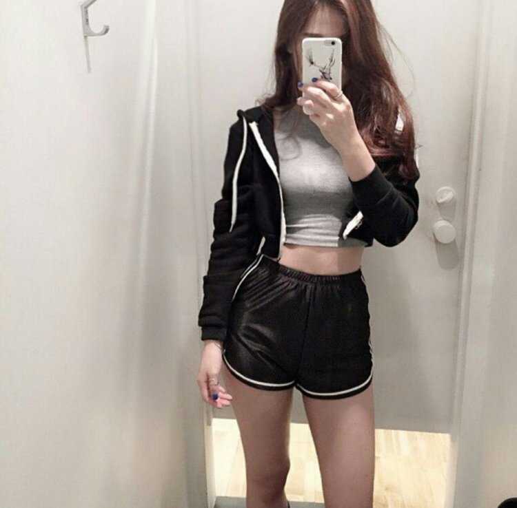 Корейский стиль тумблер с шортами