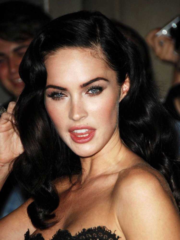 Меган Фокс Локоны