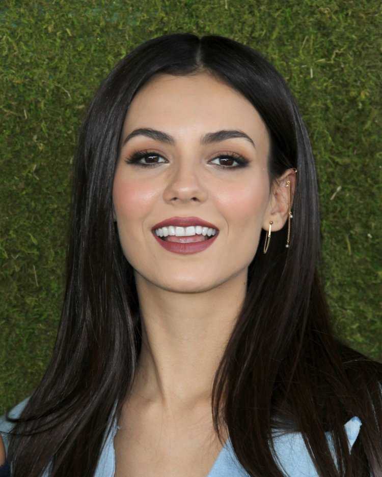 Виктория Джастис макияж глаз